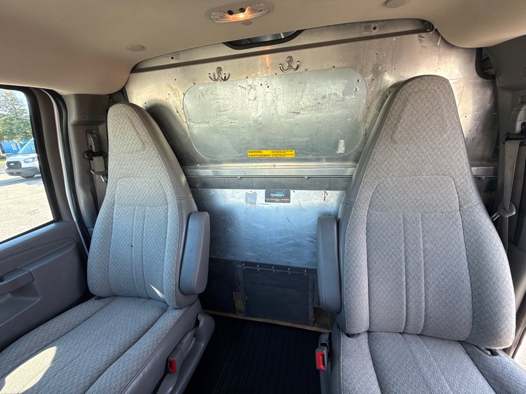 2021 Chevrolet Express Cargo Van 2500 155' in Saint-Sulpice, Quebec - 15 - w1024h768px