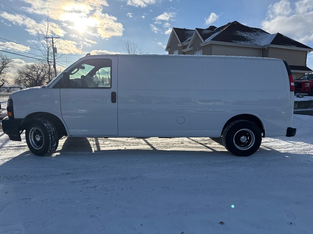 GMC Savana Cargo Van 2500 ALLONGE 155'' 2021 à Repentigny, Québec - 2 - w1024h768px