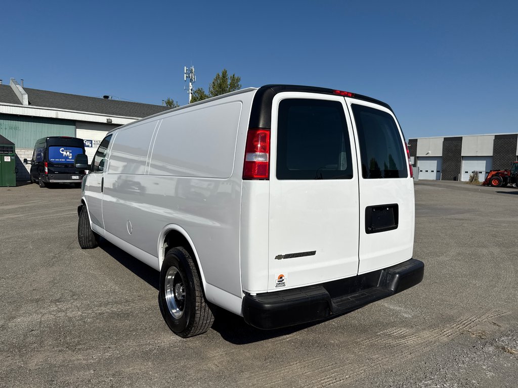 2021 Chevrolet Express Cargo Van 2500 155' in Saint-Sulpice, Quebec - 4 - w1024h768px