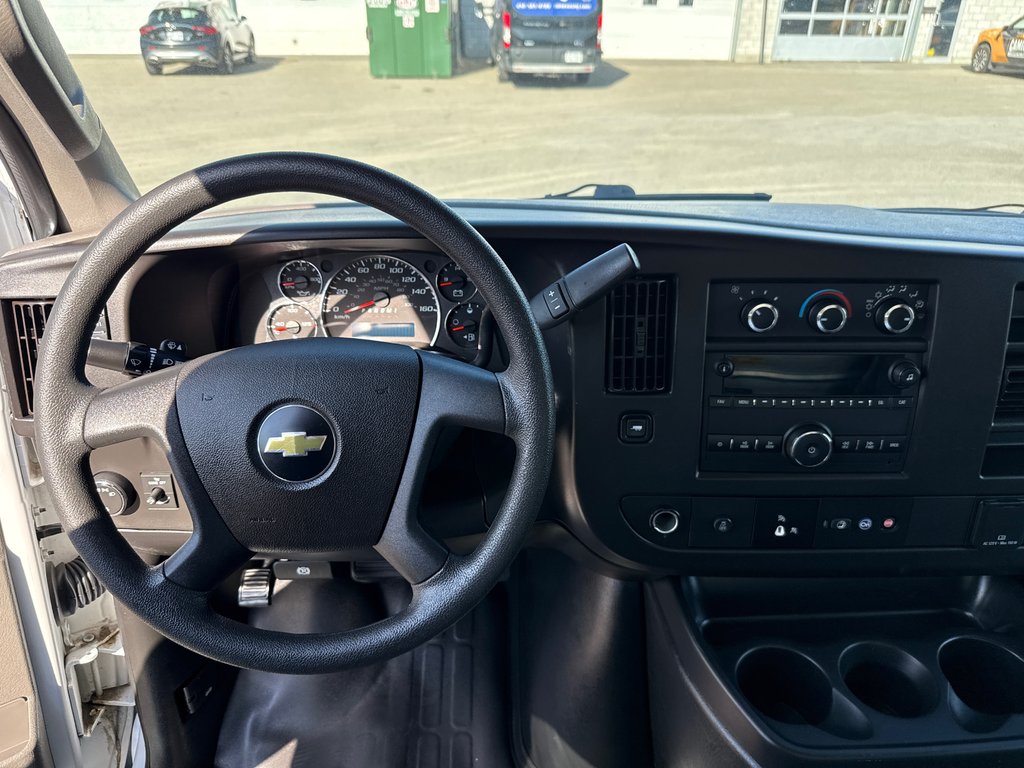 2021 Chevrolet Express Cargo Van 2500 155' in Saint-Sulpice, Quebec - 16 - w1024h768px