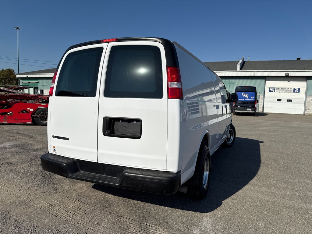 2021 Chevrolet Express Cargo Van 2500 155' in Saint-Sulpice, Quebec - 6 - w1024h768px