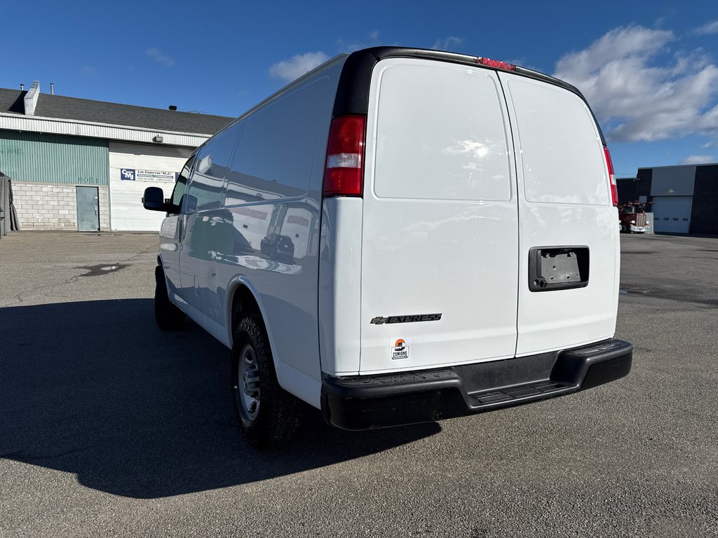 Chevrolet Express Cargo Van 2500 135' 2022 à Repentigny, Québec - 4 - w1024h768px