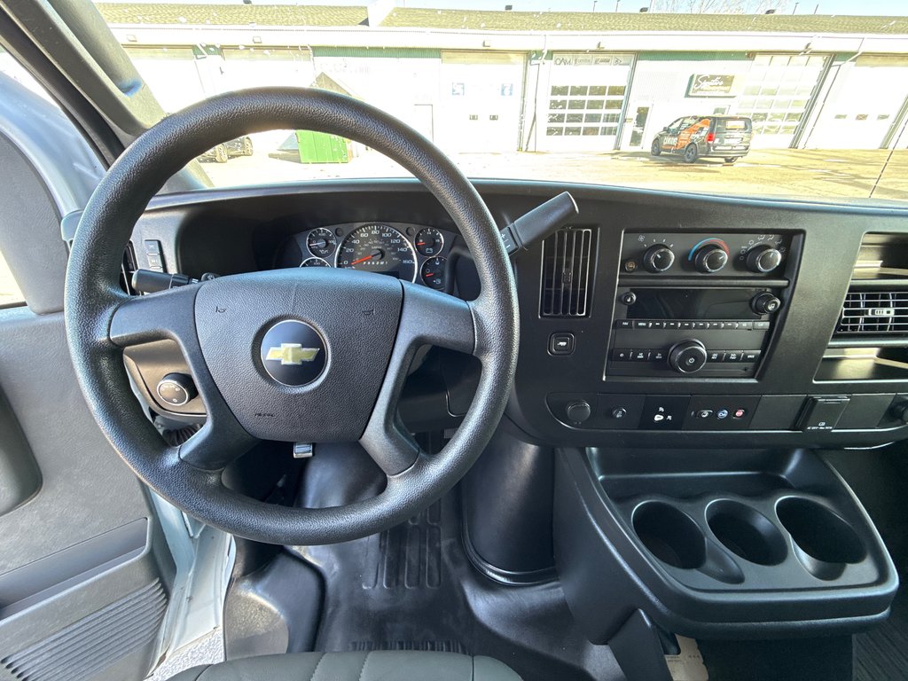 Chevrolet Express Cargo Van 2500 135' 2022 à Repentigny, Québec - 17 - w1024h768px