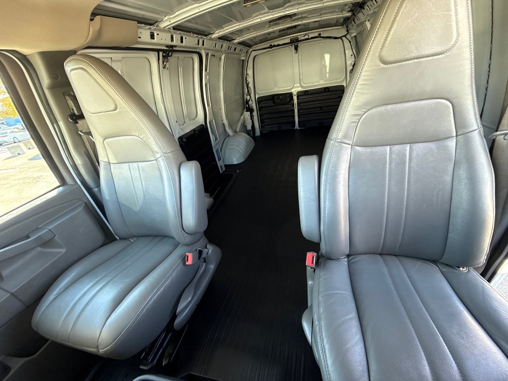 Chevrolet Express Cargo Van 2500 135' 2022 à Repentigny, Québec - 16 - w1024h768px