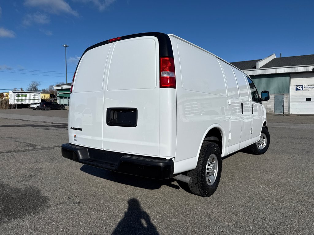 Chevrolet Express Cargo Van 2500 135' 2022 à Repentigny, Québec - 6 - w1024h768px