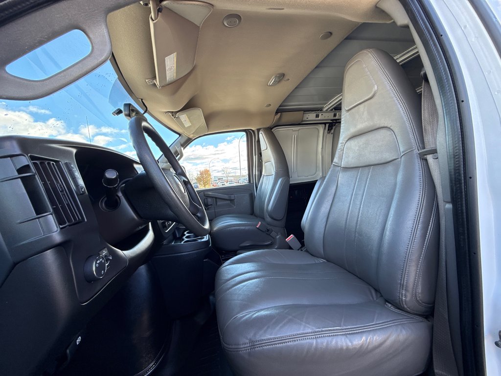 Chevrolet Express Cargo Van 2500 135' 2022 à Repentigny, Québec - 15 - w1024h768px