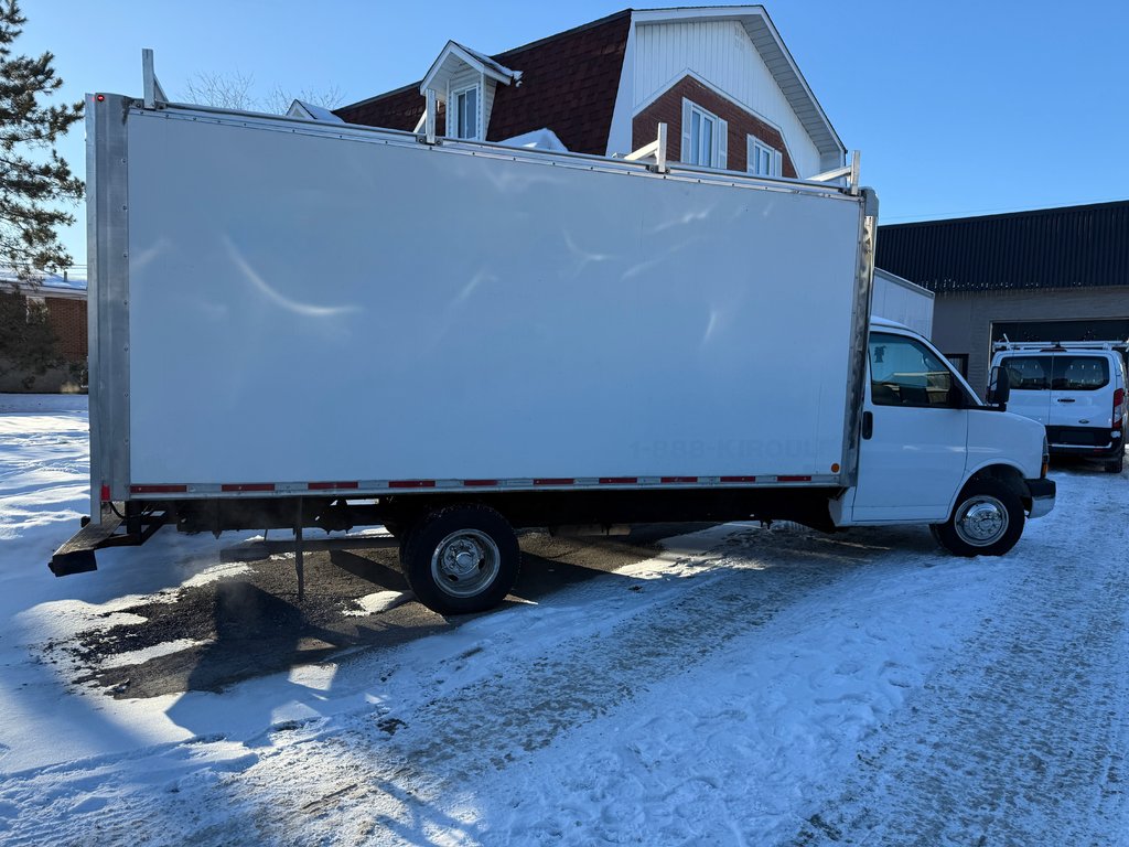 Chevrolet Express Commercial Cutaway 3500 2011 à Repentigny, Québec - 2 - w1024h768px