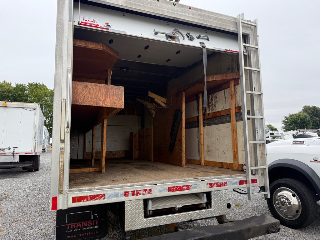 2011 Chevrolet Express Commercial Cutaway 3500 in Saint-Sulpice, Quebec - 10 - w1024h768px