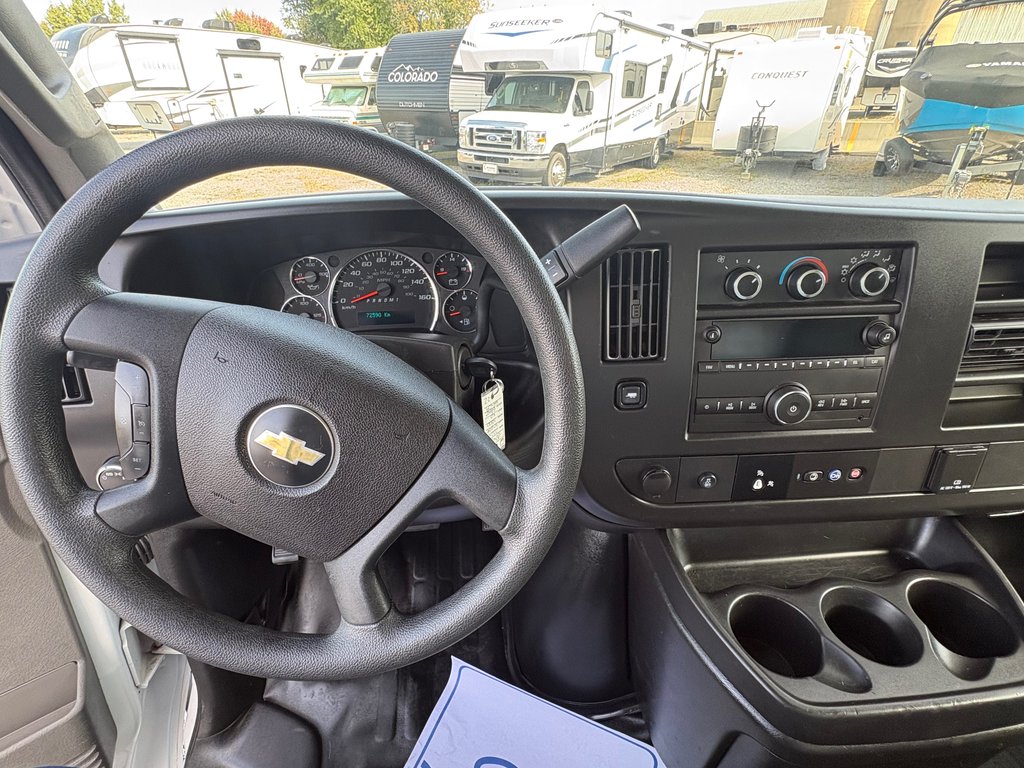 2024 Chevrolet Express Commercial Cutaway 3500 Cube 14' in Saint-Sulpice, Quebec - 12 - w1024h768px