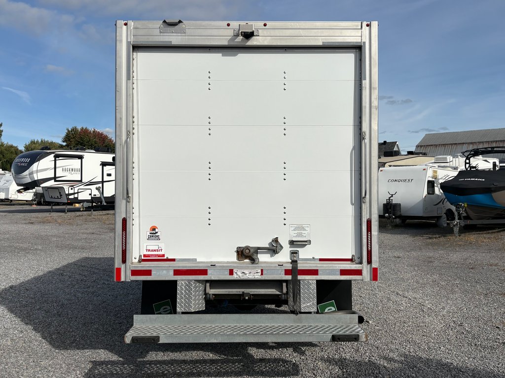 2024 Chevrolet Express Commercial Cutaway 3500 Cube 14' in Saint-Sulpice, Quebec - 8 - w1024h768px