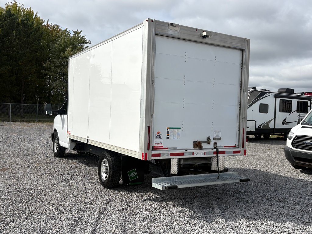 2025 Chevrolet Express Commercial Cutaway 3500 Cube 14' in Saint-Sulpice, Quebec - 8 - w1024h768px