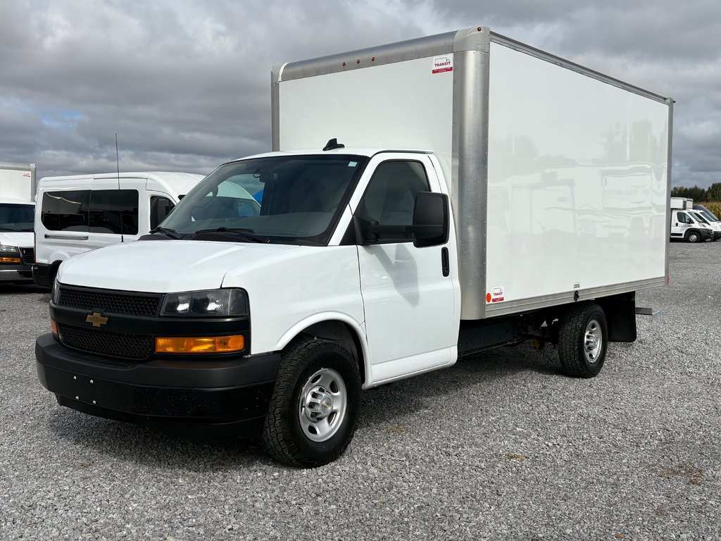 2025 Chevrolet Express Commercial Cutaway 3500 Cube 14' in Saint-Sulpice, Quebec - 1 - w1024h768px