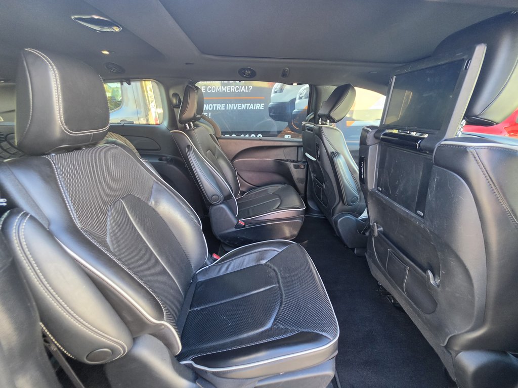 2023 Chrysler Pacifica Hybrid Limited in Saint-Sulpice, Quebec - 9 - w1024h768px
