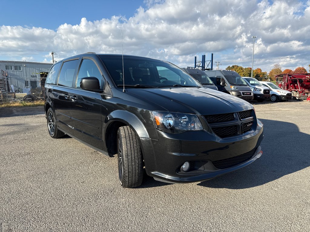 2016 Dodge Grand Caravan R/T in Saint-Sulpice, Quebec - 8 - w1024h768px