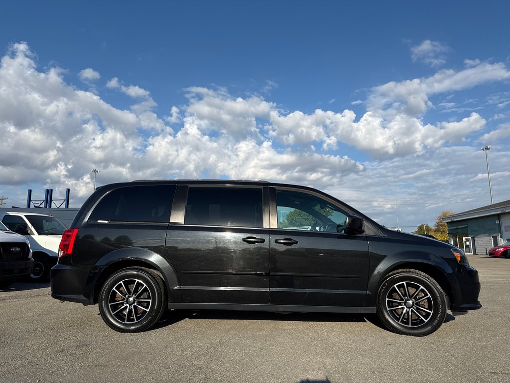 2016 Dodge Grand Caravan R/T in Saint-Sulpice, Quebec - 7 - w1024h768px