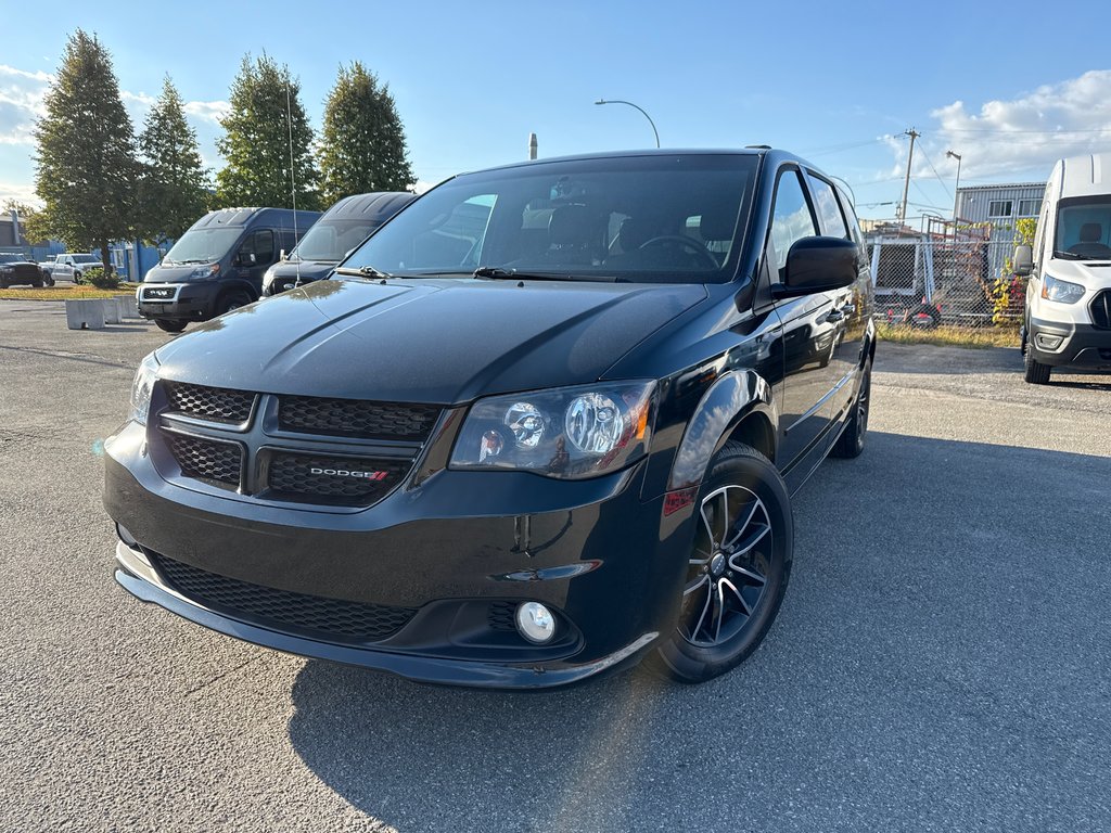 2016 Dodge Grand Caravan R/T in Saint-Sulpice, Quebec - 1 - w1024h768px