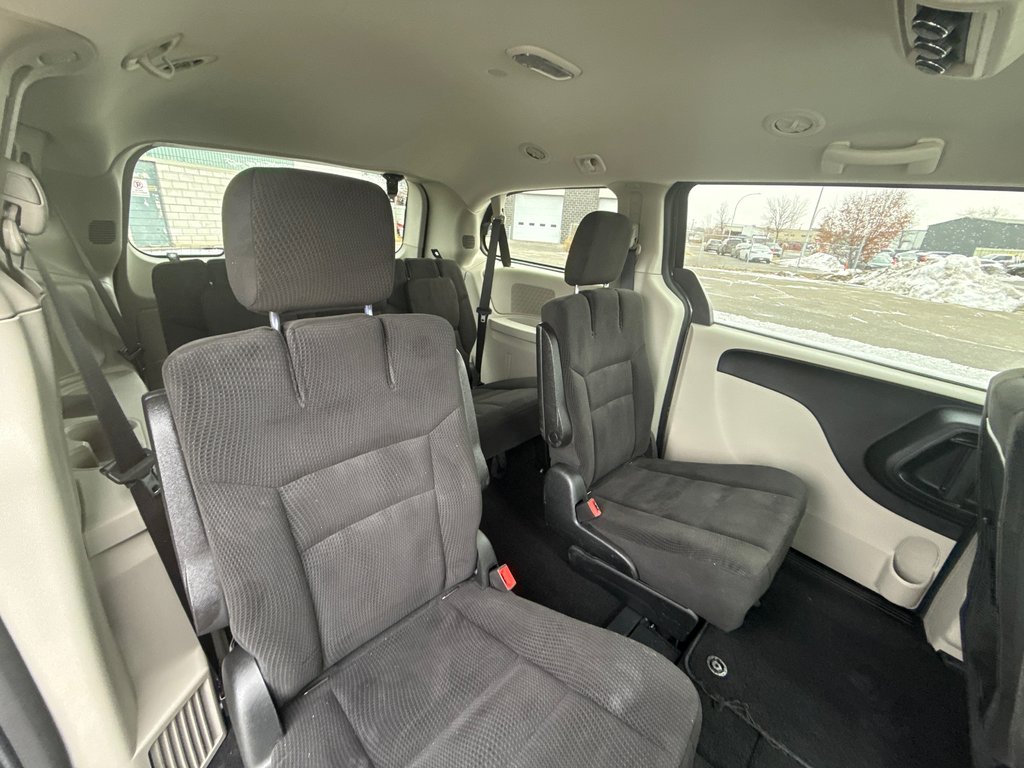 2017 Dodge Grand Caravan SXT in Repentigny, Quebec - 13 - w1024h768px