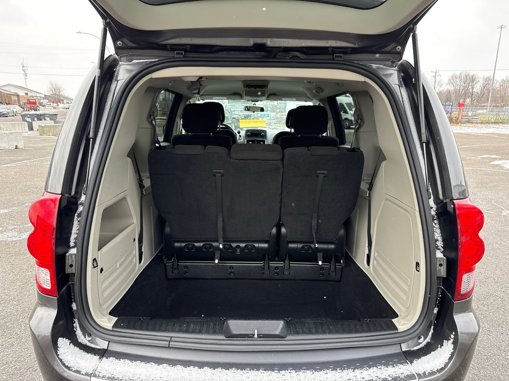2017 Dodge Grand Caravan SXT in Repentigny, Quebec - 11 - w1024h768px