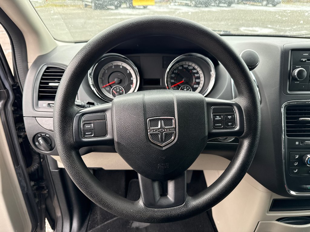 2017 Dodge Grand Caravan SXT in Repentigny, Quebec - 21 - w1024h768px
