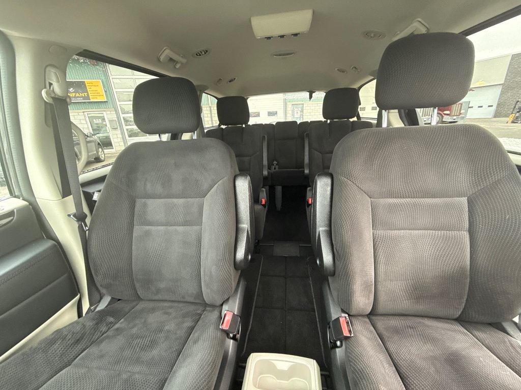 2017 Dodge Grand Caravan SXT in Repentigny, Quebec - 19 - w1024h768px