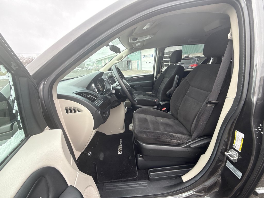 2017 Dodge Grand Caravan SXT in Repentigny, Quebec - 18 - w1024h768px