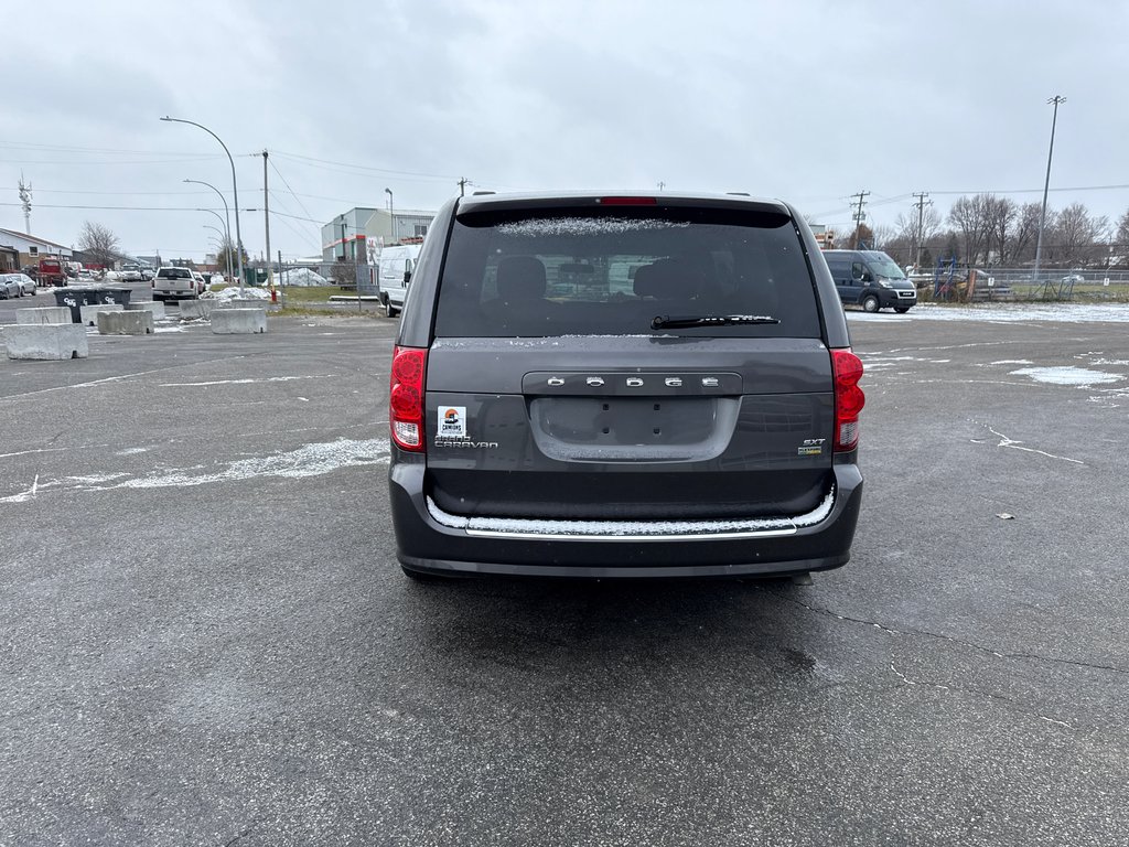 2017 Dodge Grand Caravan SXT in Repentigny, Quebec - 5 - w1024h768px