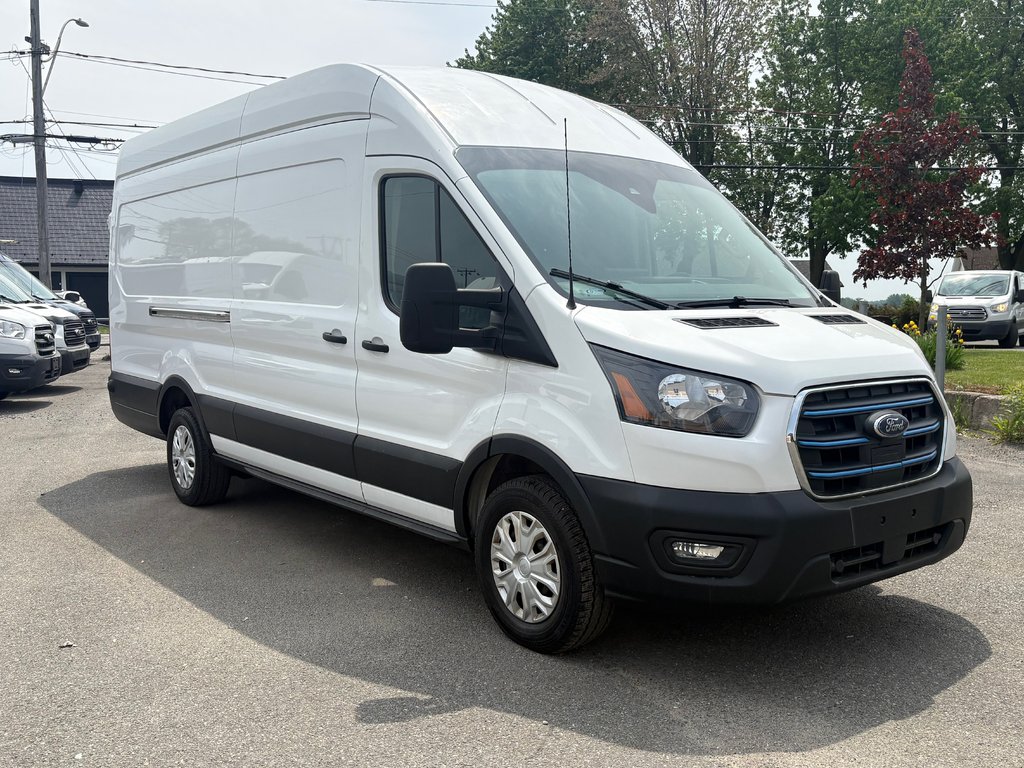 2022 Ford E-Transit Cargo Van High Roof 148 EXT in Repentigny, Quebec - 4 - w1024h768px