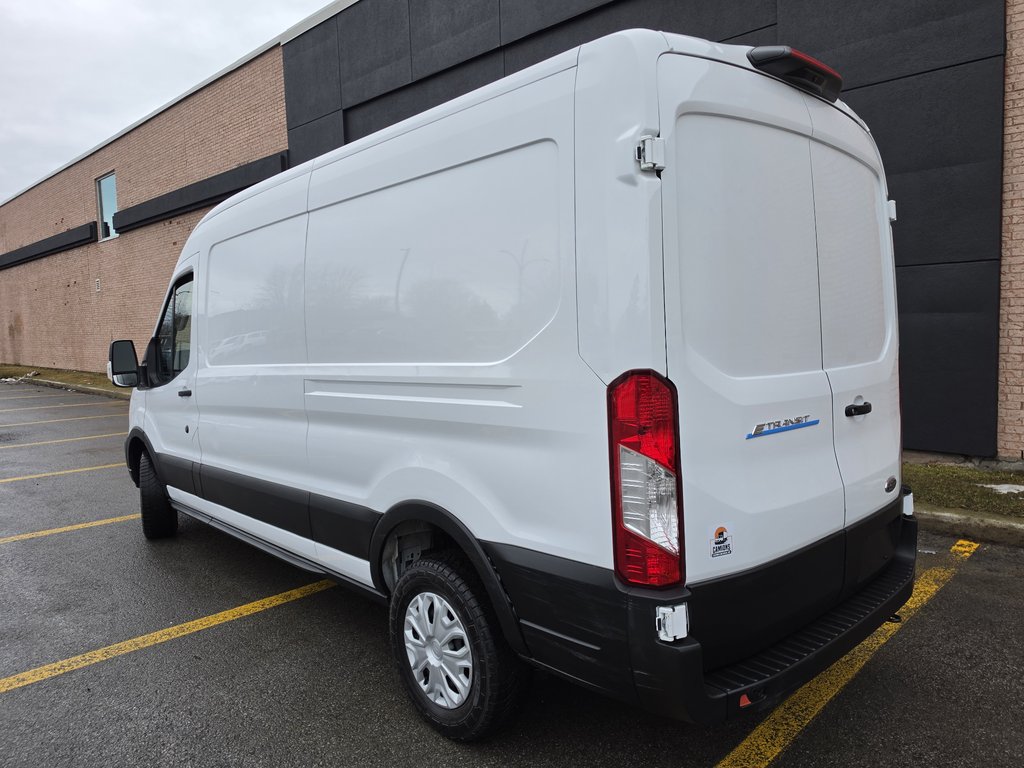 2023 Ford E-Transit Cargo Van T-350 Medium Roof 148' in Repentigny, Quebec - 6 - w1024h768px