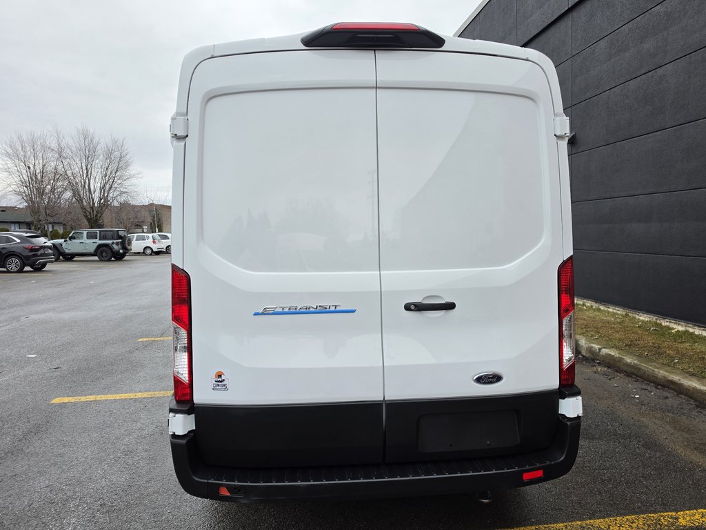 2023 Ford E-Transit Cargo Van T-350 Medium Roof 148' in Repentigny, Quebec - 7 - w1024h768px