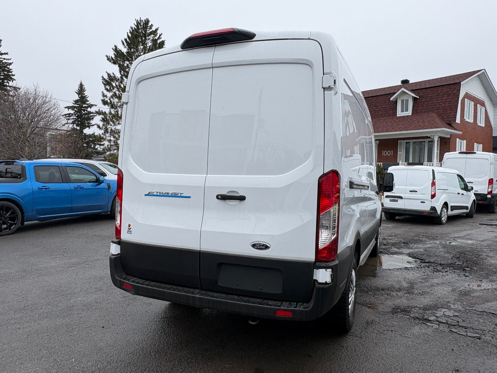2023 Ford E-Transit Cargo Van T-350 Medium Roof 148' in Repentigny, Quebec - 6 - w1024h768px