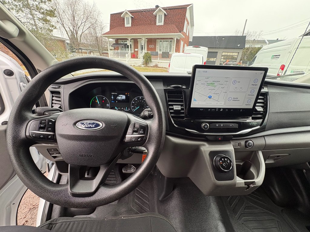 2023 Ford E-Transit Cargo Van T-350 Medium Roof 148' in Repentigny, Quebec - 13 - w1024h768px