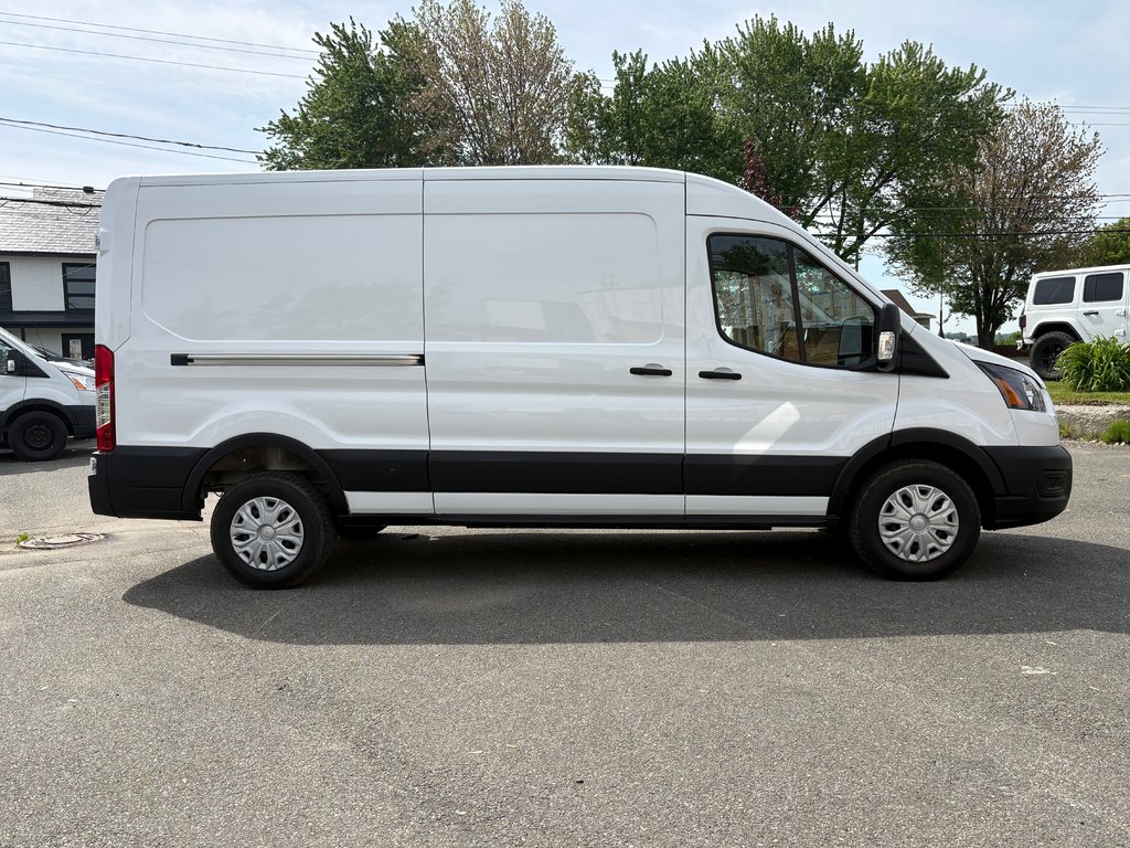 Ford E-Transit Cargo Van T-350 Medium Roof 148' 2023 à Repentigny, Québec - 5 - w1024h768px