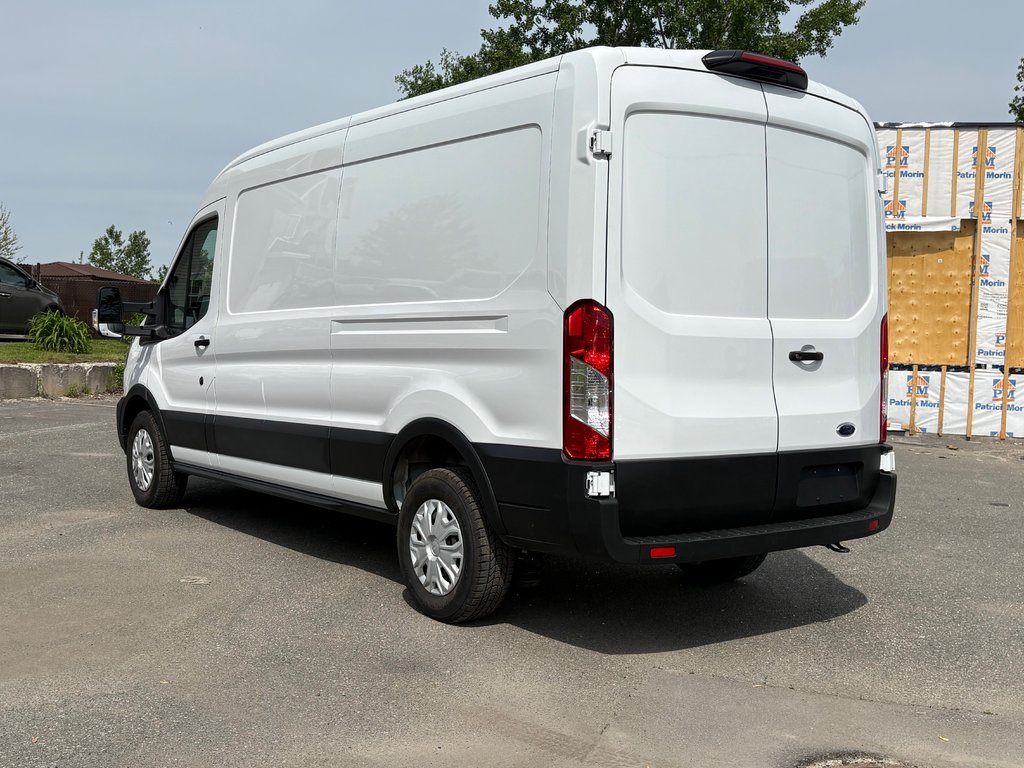 Ford E-Transit Cargo Van T-350 Medium Roof 148' 2023 à Repentigny, Québec - 8 - w1024h768px