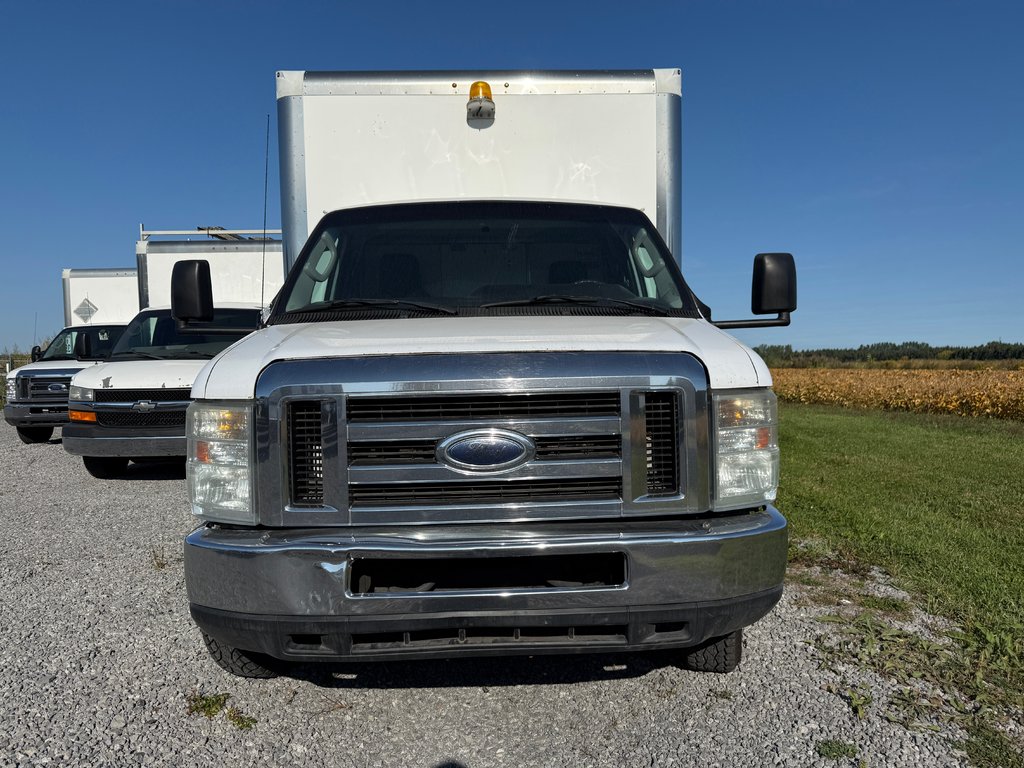 2011 Ford Econoline Commercial Cutaway E-450 in Saint-Sulpice, Quebec - 9 - w1024h768px