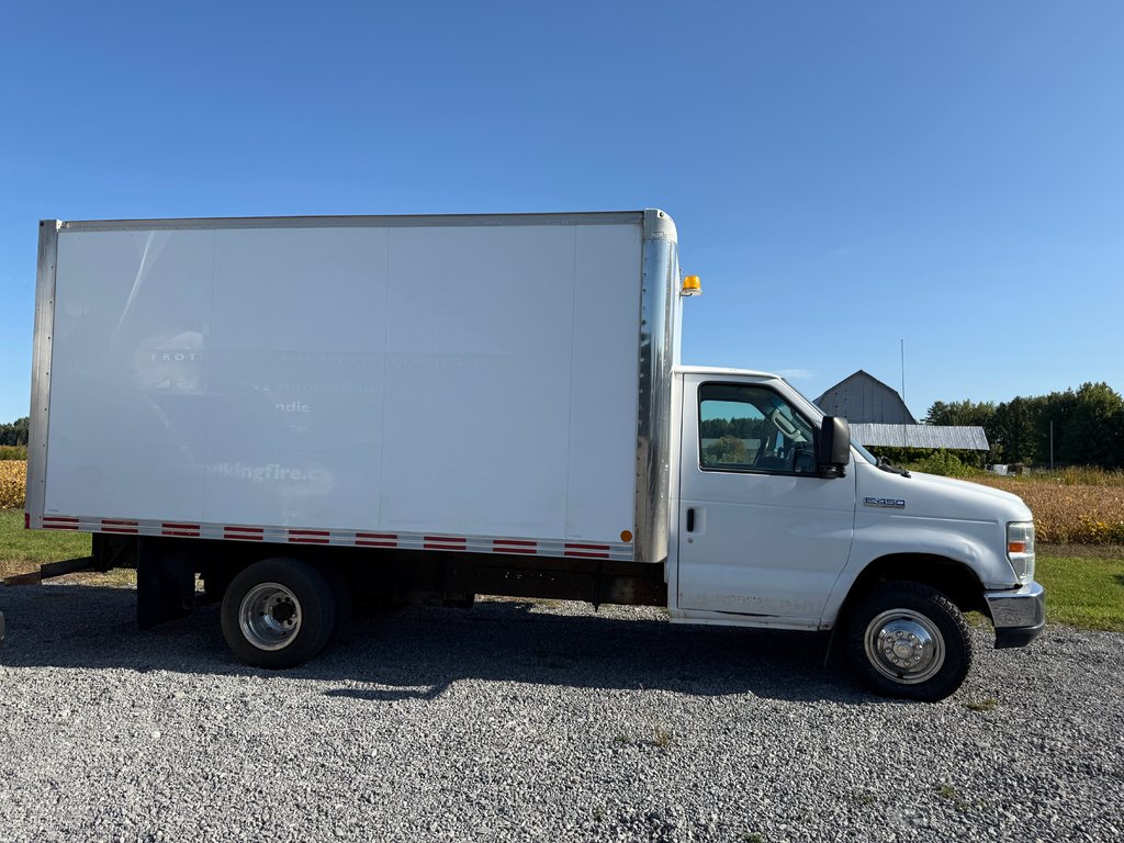 2011 Ford Econoline Commercial Cutaway E-450 in Saint-Sulpice, Quebec - 7 - w1024h768px