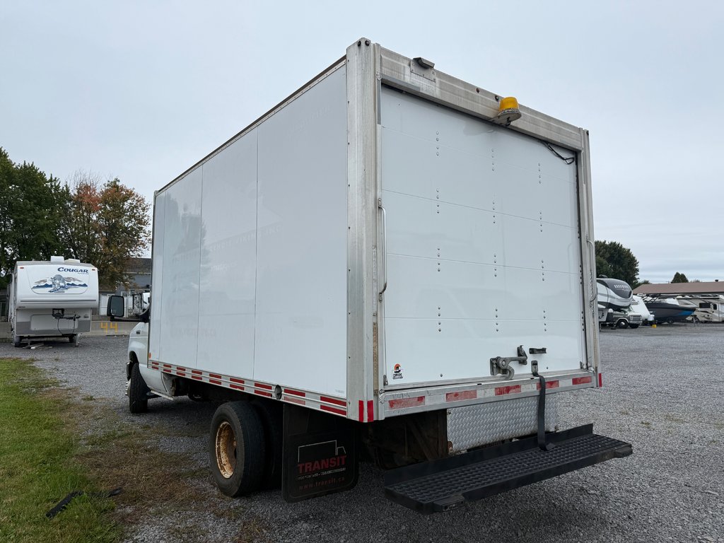 2011 Ford Econoline Commercial Cutaway E-450 in Saint-Sulpice, Quebec - 4 - w1024h768px