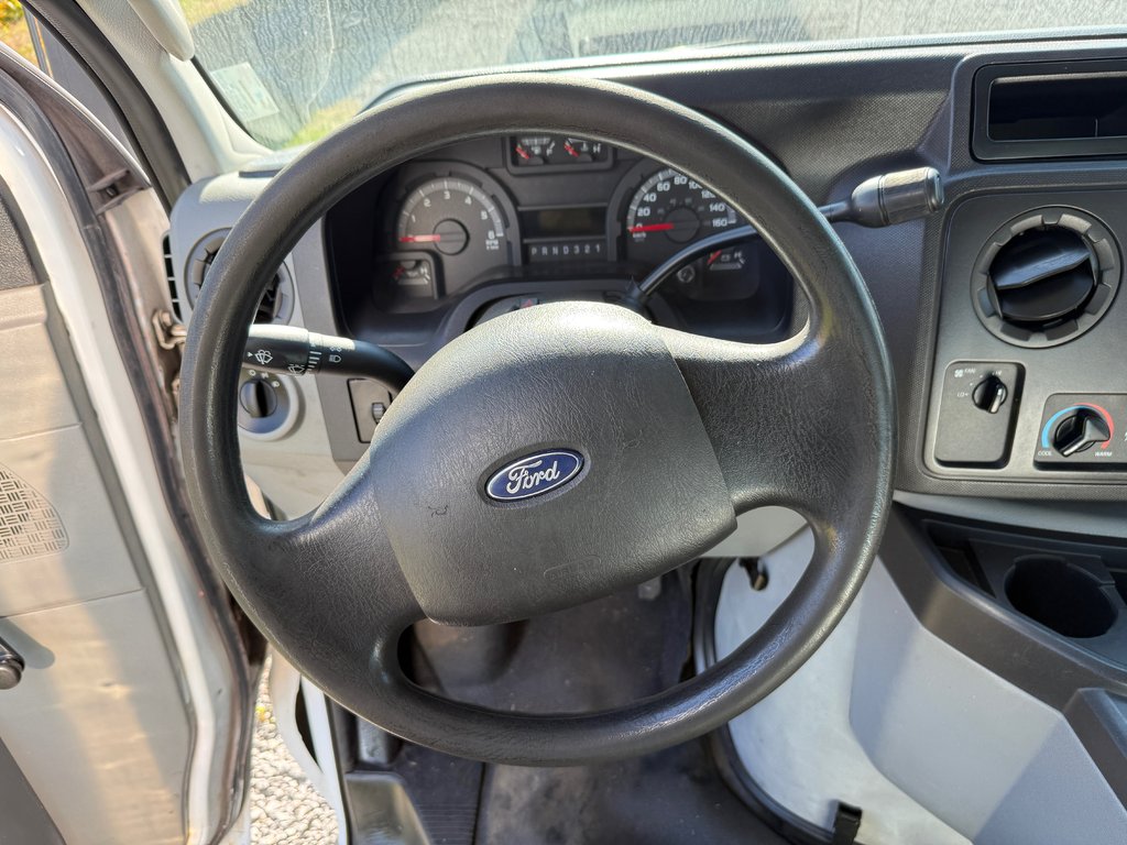 2011 Ford Econoline Commercial Cutaway E-450 in Saint-Sulpice, Quebec - 16 - w1024h768px