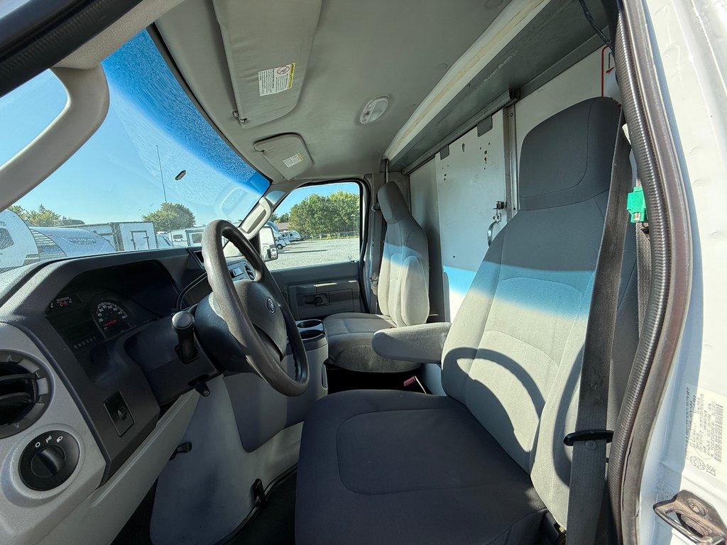 2011 Ford Econoline Commercial Cutaway E-450 in Saint-Sulpice, Quebec - 13 - w1024h768px