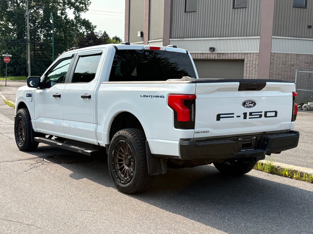 2024 Ford F-150 Lightning Pro in Saint-Sulpice, Quebec - 7 - w1024h768px