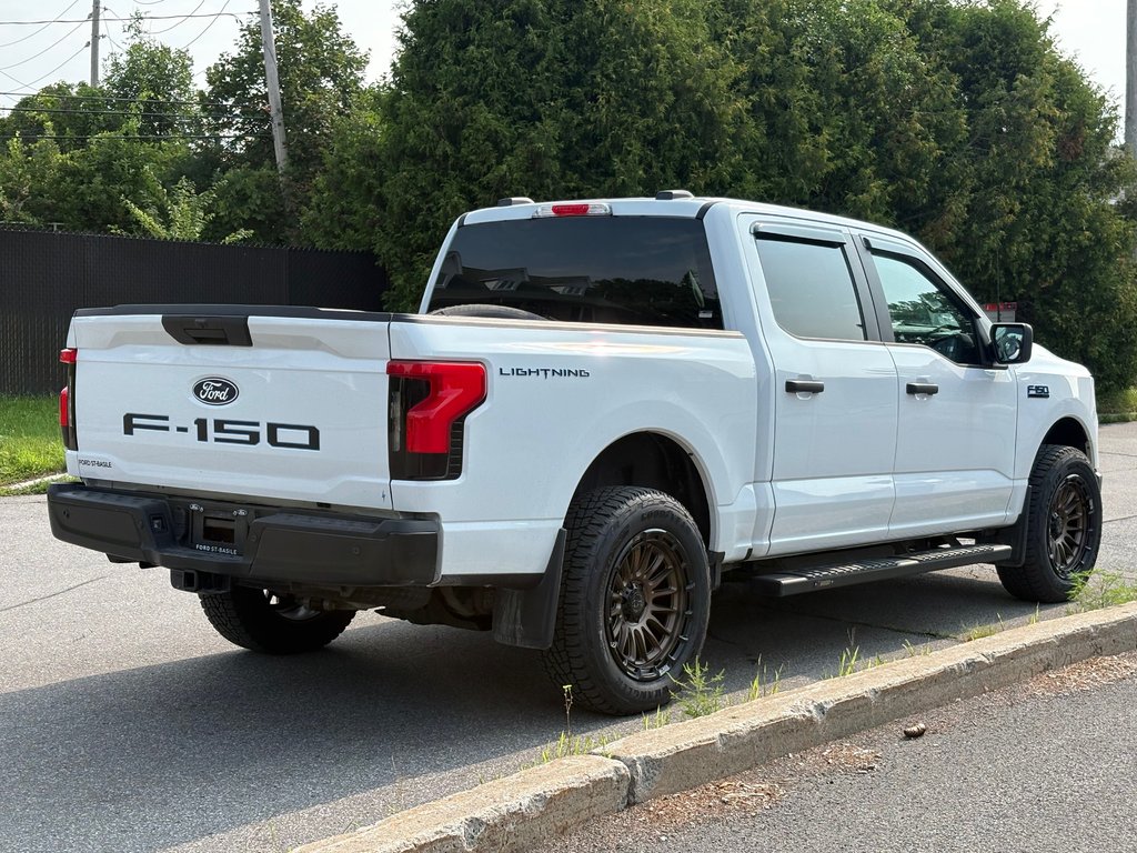 2024 Ford F-150 Lightning Pro in Saint-Sulpice, Quebec - 5 - w1024h768px