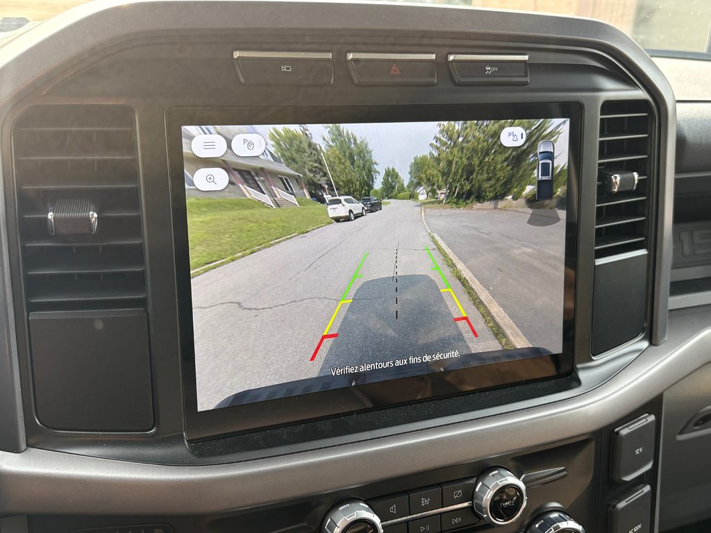 2024 Ford F-150 Lightning Pro in Saint-Sulpice, Quebec - 17 - w1024h768px