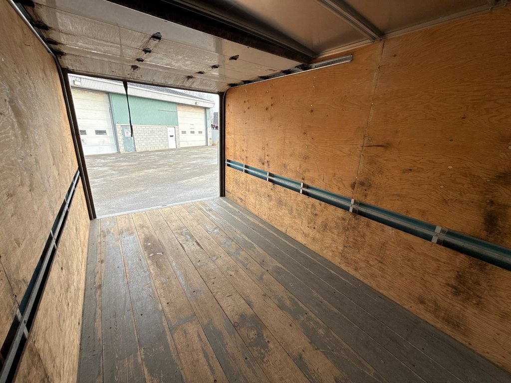 Ford Transit Cargo Van CUBE 12 PIEDS 2023 à Repentigny, Québec - 11 - w1024h768px
