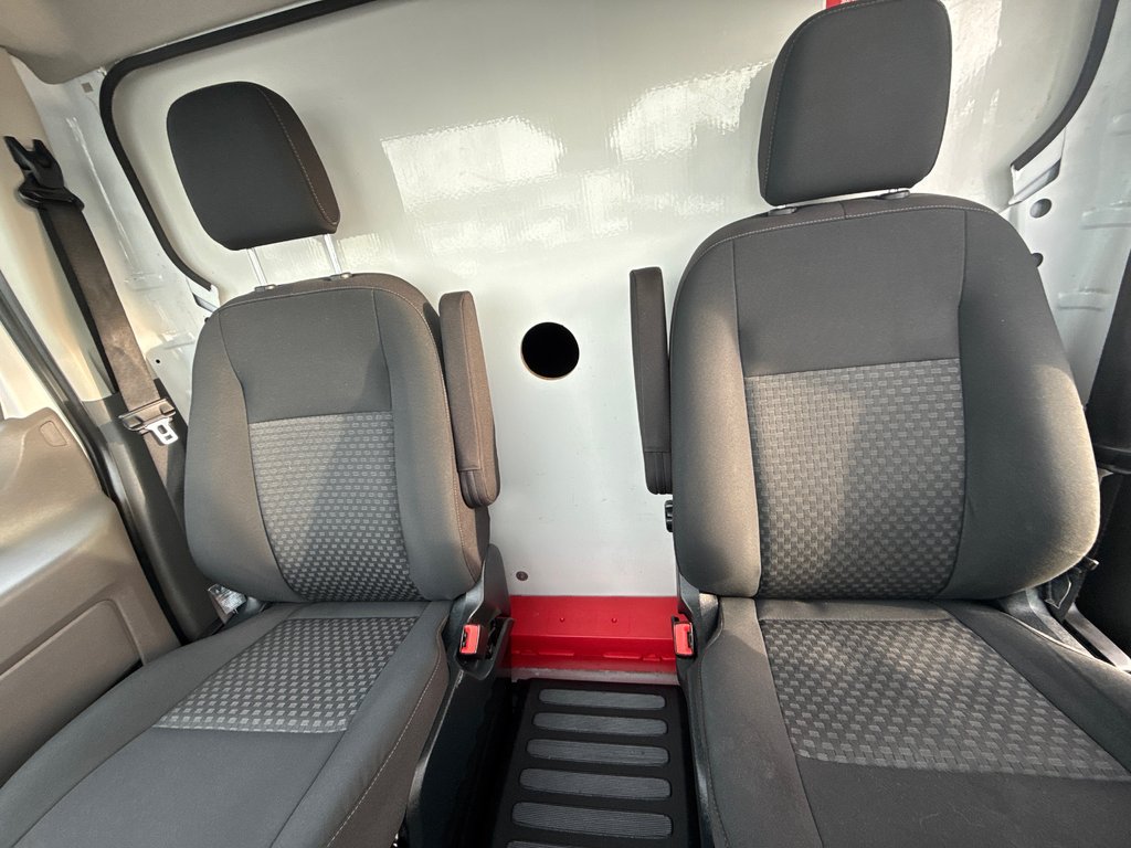 Ford Transit Cargo Van CUBE 12 PIEDS 2023 à Repentigny, Québec - 14 - w1024h768px