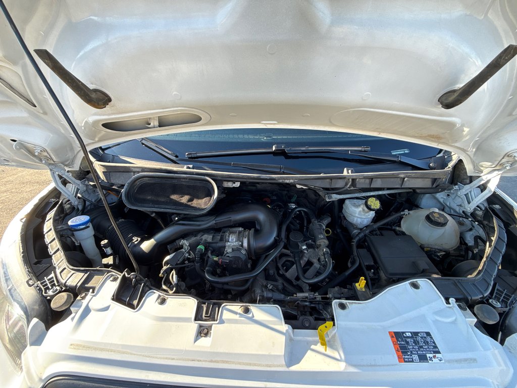 Ford T-250 CUBE 14' 14 PIEDS ROUE SIMPLE *OVERCAB* 2023 à Repentigny, Québec - 13 - w1024h768px