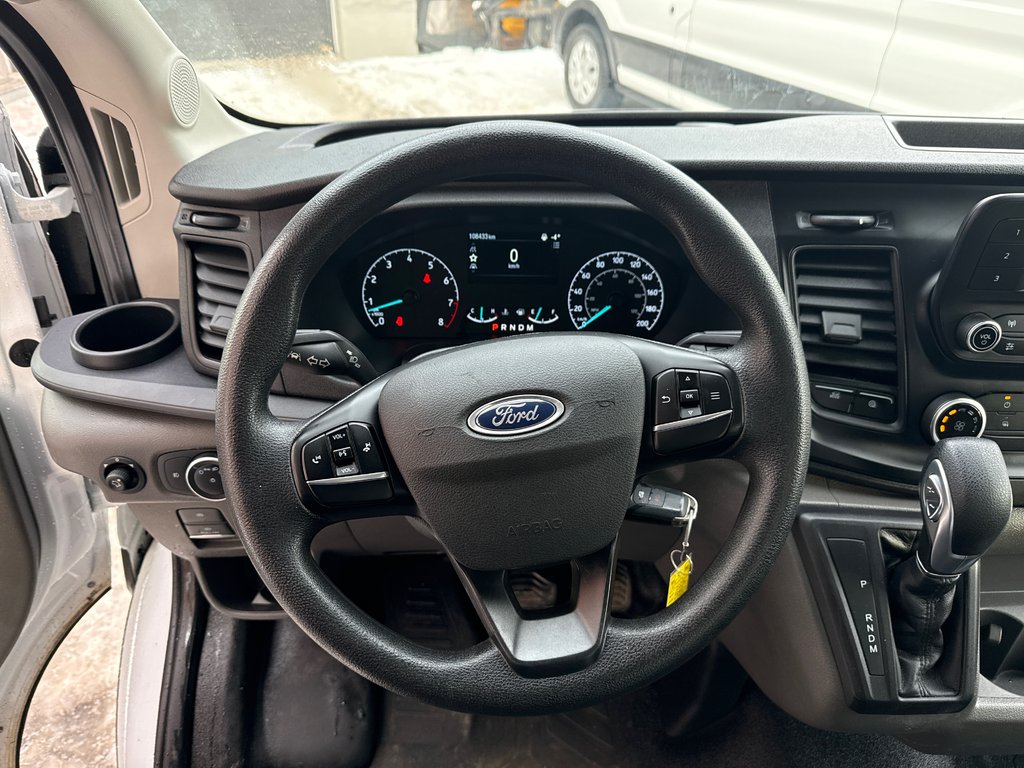 Ford T-250 CUBE 14' 14 PIEDS ROUE SIMPLE *OVERCAB* 2023 à Repentigny, Québec - 14 - w1024h768px