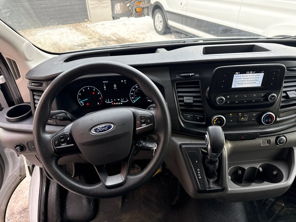 Ford T-250 CUBE 14' 14 PIEDS ROUE SIMPLE *OVERCAB* 2023 à Repentigny, Québec - 15 - w1024h768px