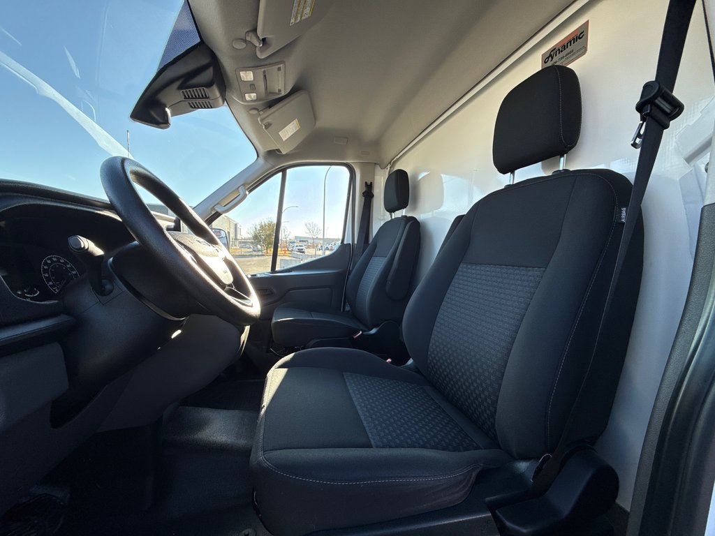 Ford T-250 CUBE 14' 14 PIEDS ROUE SIMPLE *OVERCAB* 2023 à Repentigny, Québec - 7 - w1024h768px