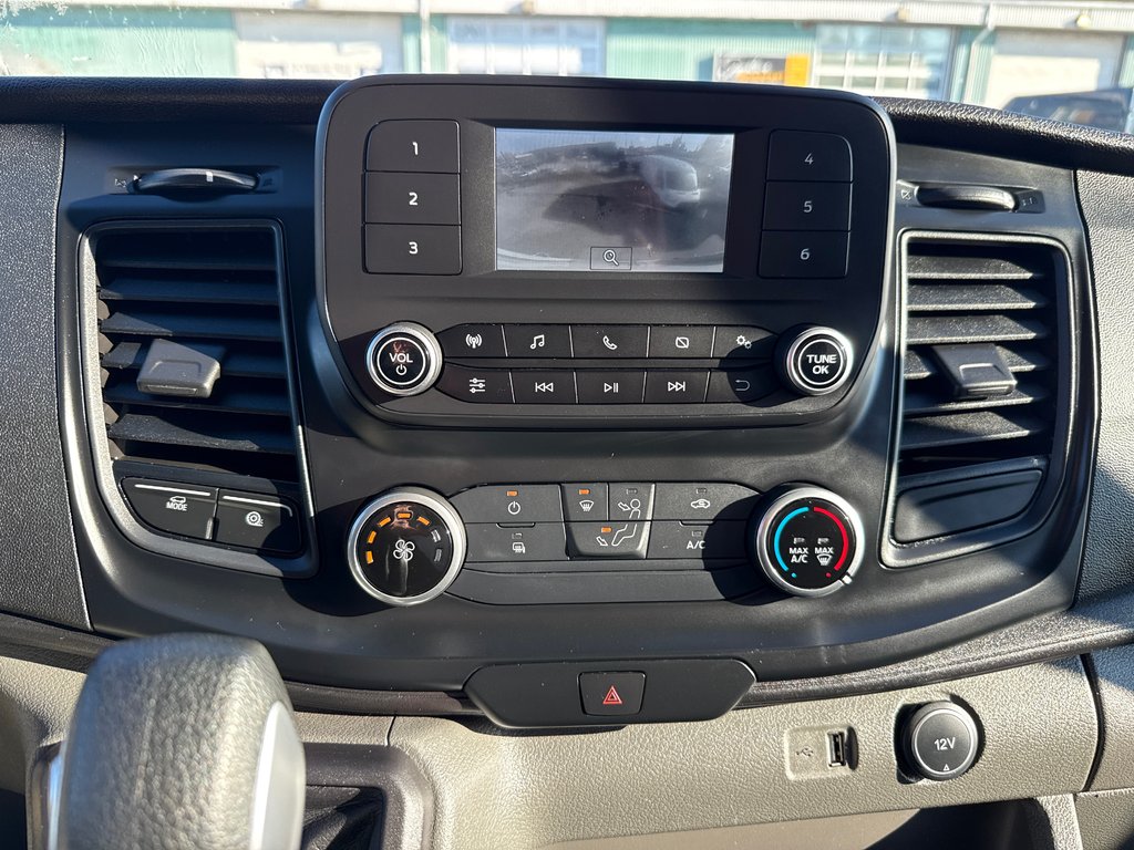 Ford T-250 CUBE 14' 14 PIEDS ROUE SIMPLE *OVERCAB* 2023 à Repentigny, Québec - 11 - w1024h768px