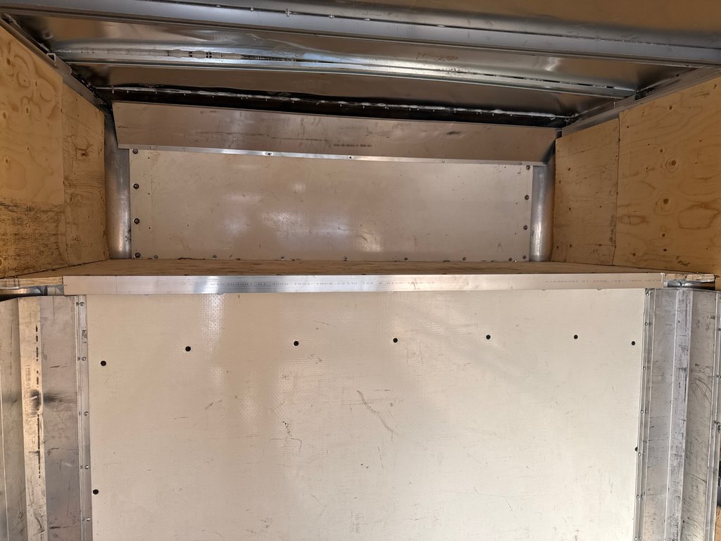 Ford T-250 CUBE 14' 14 PIEDS ROUE SIMPLE *OVERCAB* 2023 à Repentigny, Québec - 10 - w1024h768px