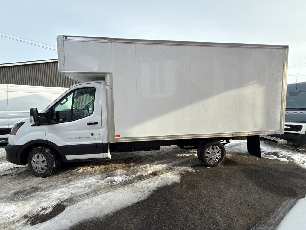 Ford T-250 CUBE 14' 14 PIEDS ROUE SIMPLE *OVERCAB* 2023 à Repentigny, Québec - 2 - w1024h768px